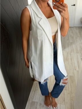 Entry White Sleeveless Long Blazer Vest